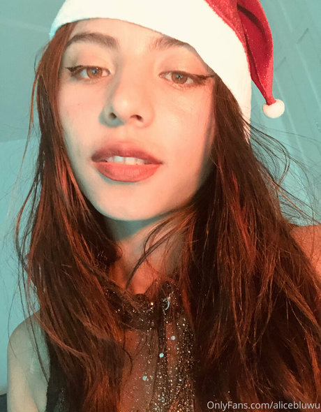 alicebluwu nude star pics