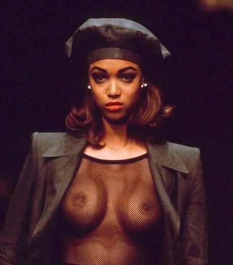 Tyra Banks pornstar sexy gallery