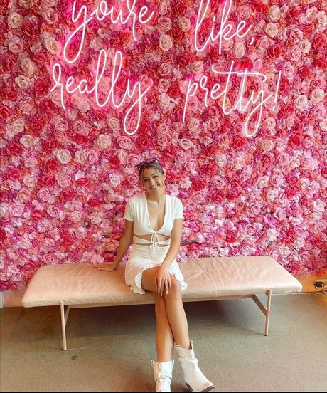 teacher milf onlyfans pornographic pics