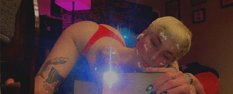 xxxbaylee adult model pic