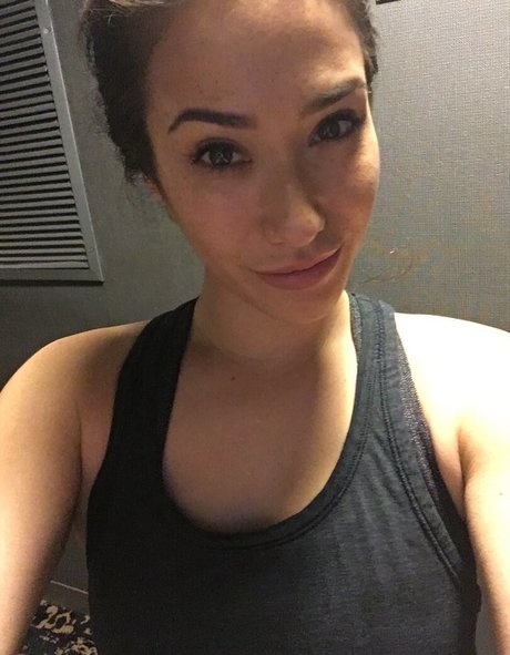 fallinlovia hot pornstar archive