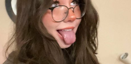 female popular onlyfans porn photos