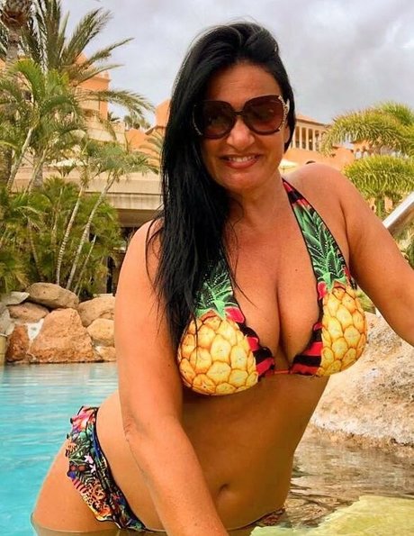 ebony sloppy onlyfans nude archive