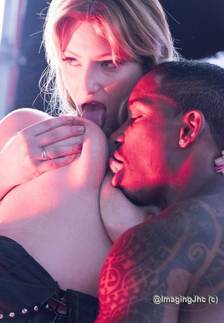 mma onlyfans erotic picture