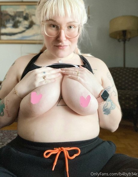 prxncesspeche pretty actress photo