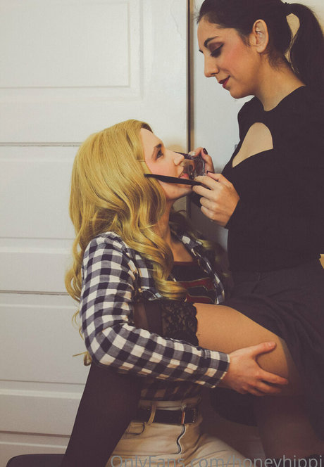 honeyhippi star hot pictures