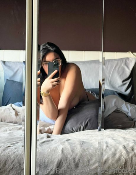 housewifediva naked model pics