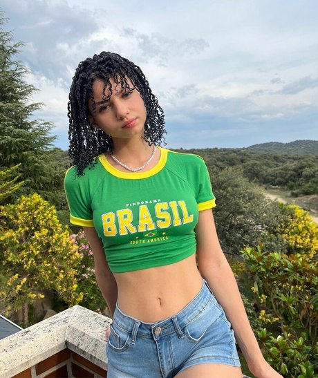 Larissa Kimberly nude model galleries