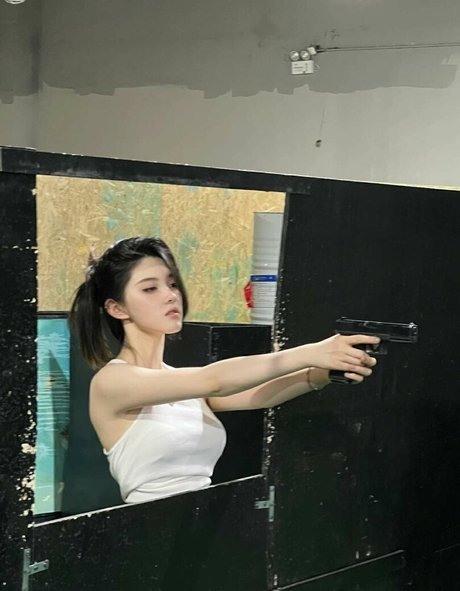 iamazhai nude actress pic