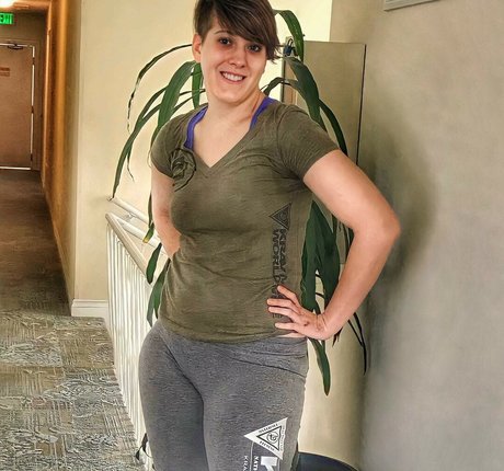 Mindless Entertainment nude actress photos