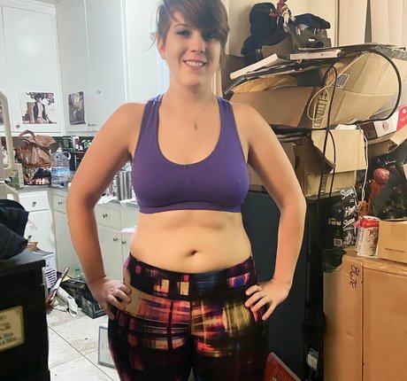 Mindless Entertainment model pornographic images