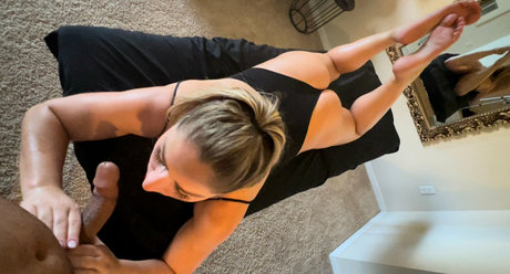 thefacialparty erotic pornstar photo