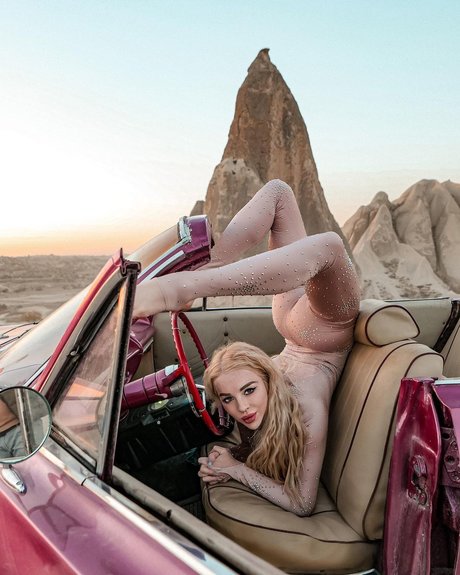 Anna Contortionist pornstar sex archive