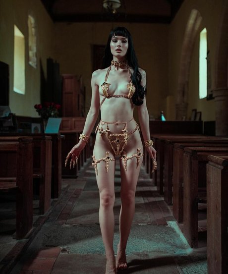 Saich0tic free model pic