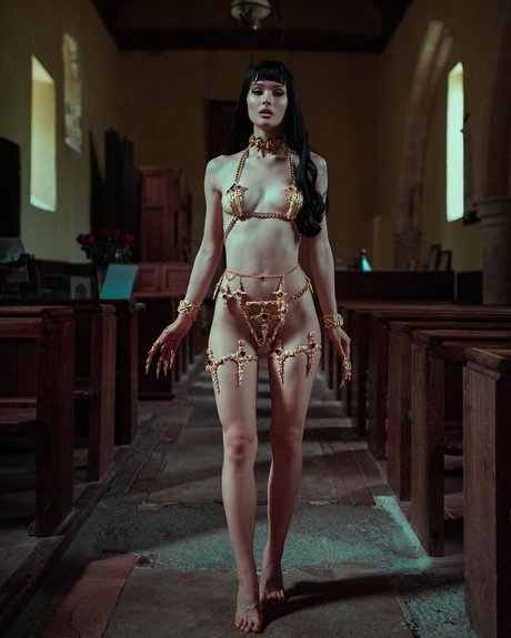 Saich0tic sexy model pics