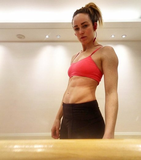 Caity Lotz model beautiful pics