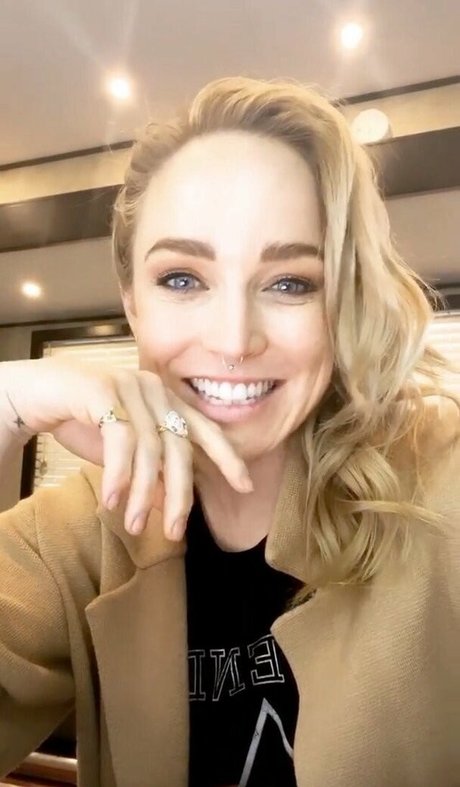 Caity Lotz xxx pornstar pics