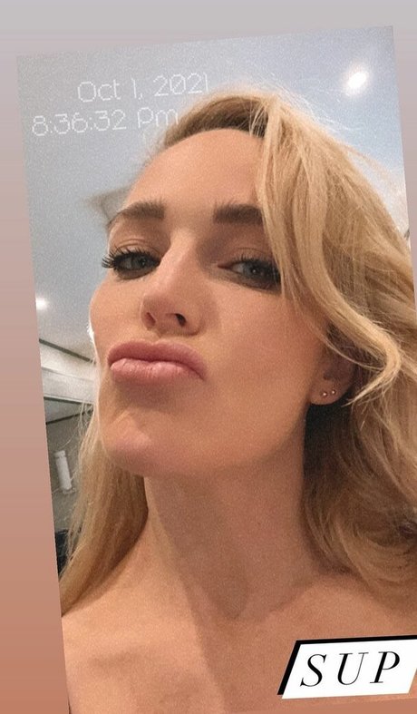 Caity Lotz free model images