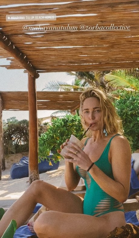 Caity Lotz pornstar free pics