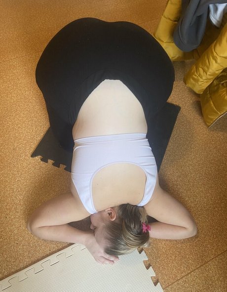 bootyassgirl model nice picture