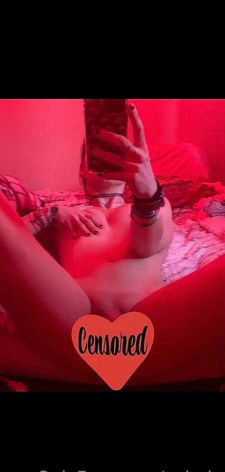 vylyria hd pornstar img