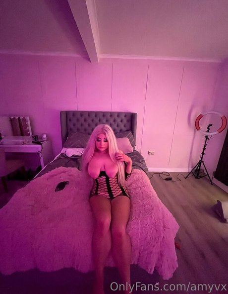 shemale handjob onlyfans beautiful pic