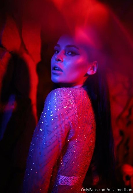 Mila Moore star beautiful photo