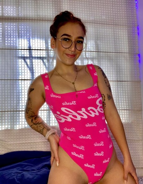 nia yanyi nudes actress gallery