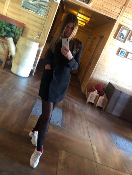 Anna Ilyasova art model archive