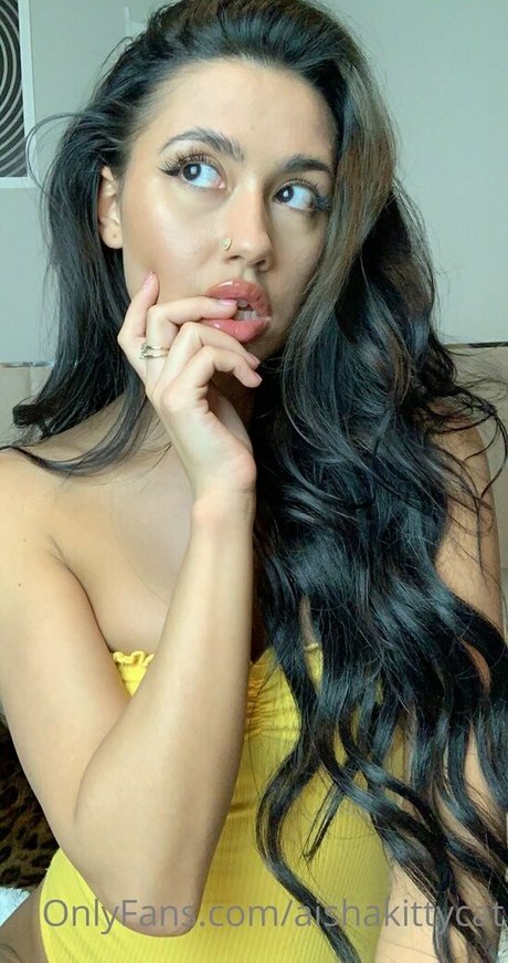 tiny nymph222 erotic model archive