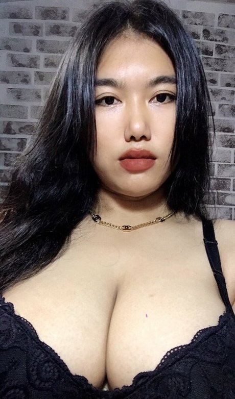 Thanaporn model xxx picture