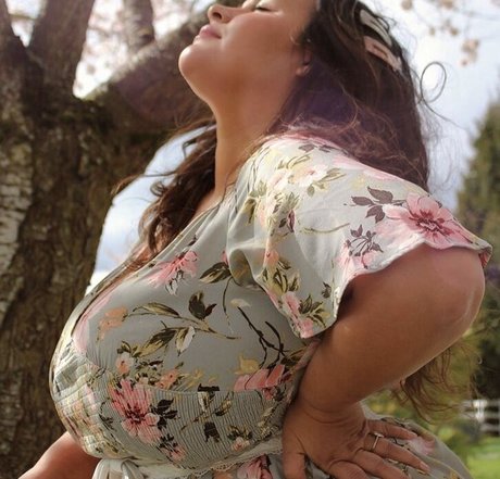 Nicole Denise Johansson model nude picture