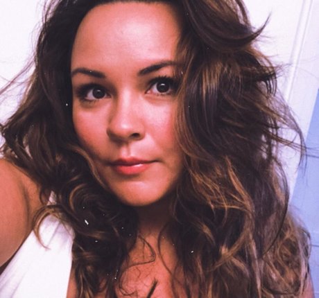 Nicole Denise Johansson model naked photos