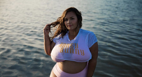 Nicole Denise Johansson Images