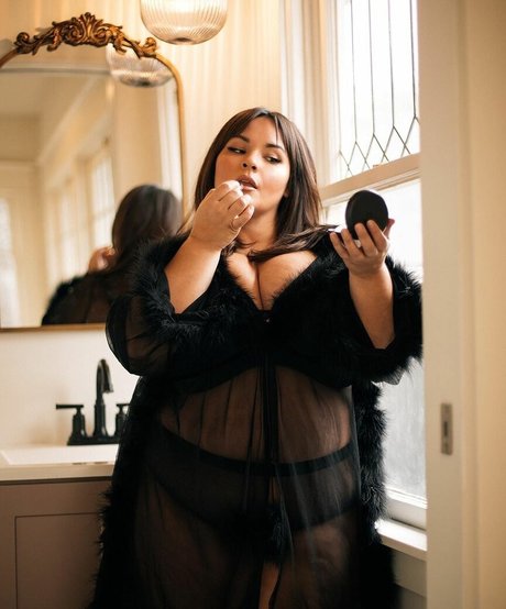 naked pictures onlyfans pornographic photo