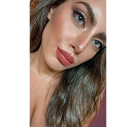 Ylenia Bevelacqua sexy star pics