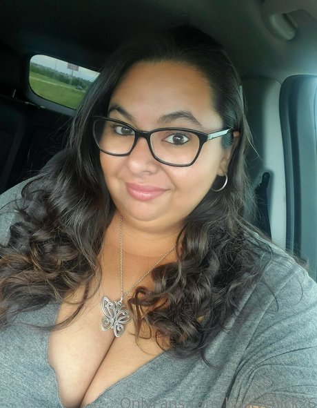 bustychick26 best star image