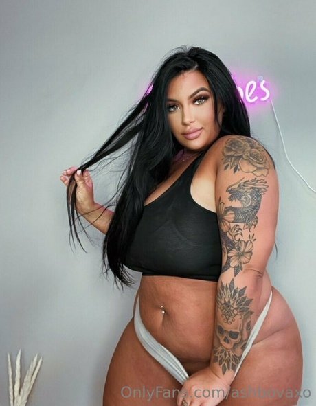 ashbovaxo model best pic