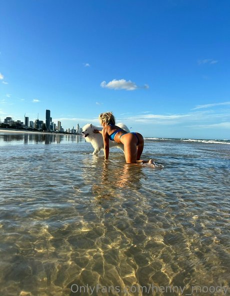 henny moody model perfect pictures