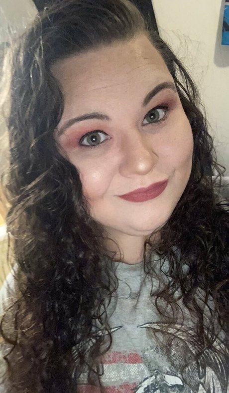 nikkibearfree top actress pics