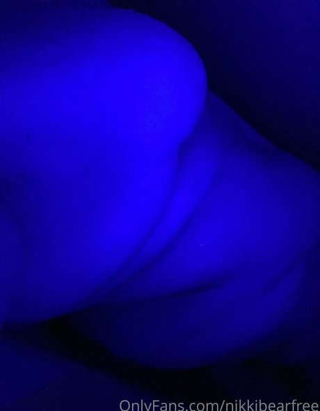 nikkibearfree hot model pics