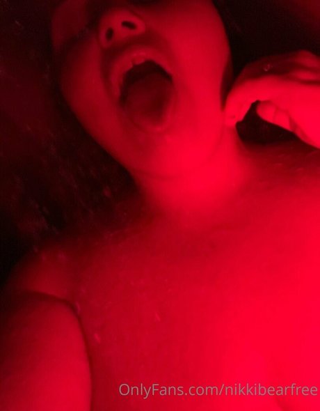 nikkibearfree sexy model galleries