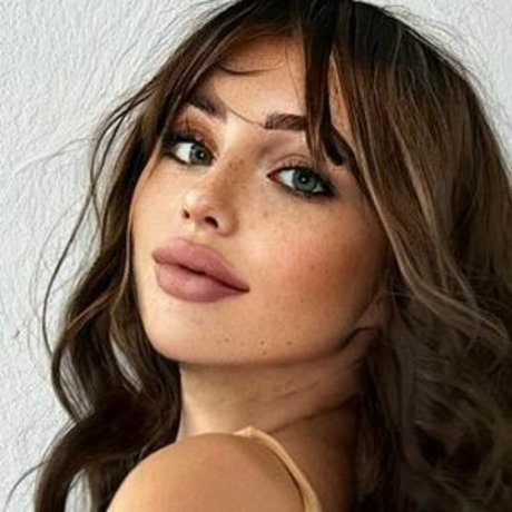 lesbian fingering onlyfans pornos gallery