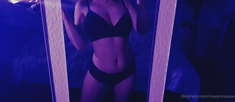 trans girl onlyfans top photo