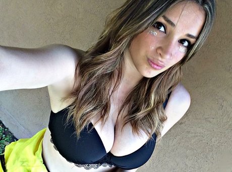 college girl onlyfans sexy pics