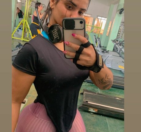 athletic milf onlyfans sexy naked pic