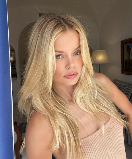 Frida Aasen model high quality pics