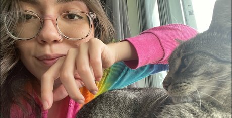 Lofiluvasmr model exclusive pics