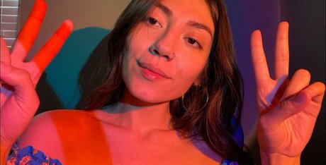 Lofiluvasmr beautiful model images