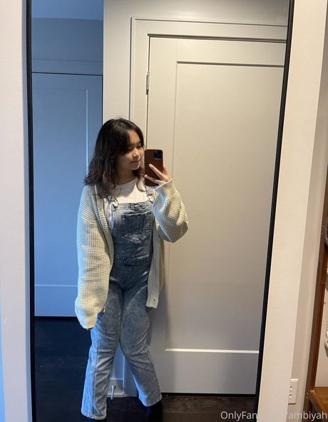 ambiyah pretty actress picture